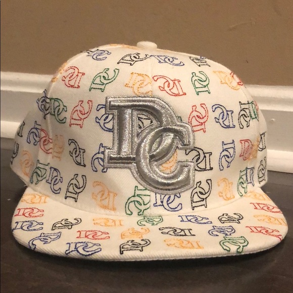 DC white hat with multi color small fitted - Picture 2 of 5